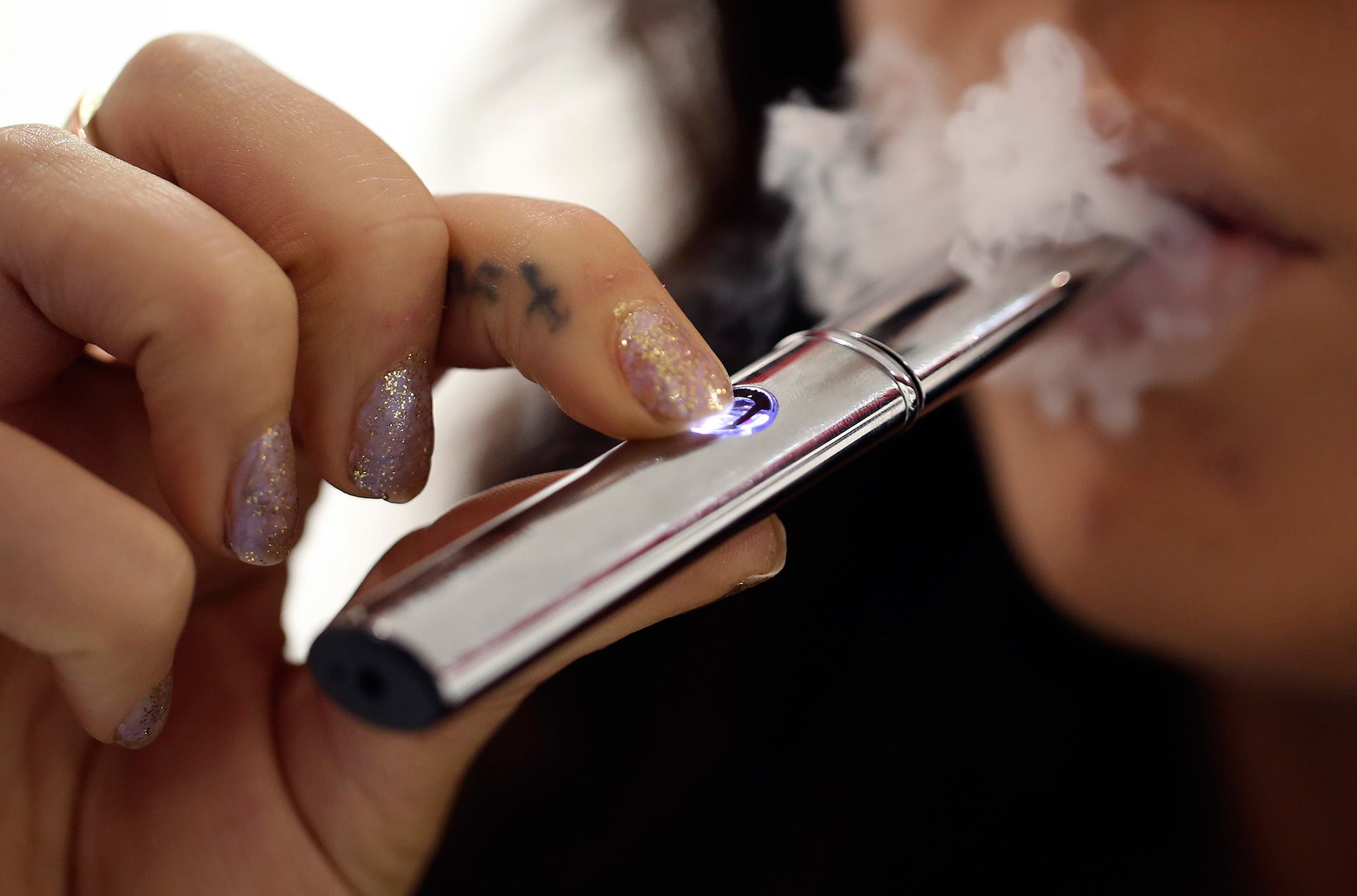 CDC says vaping sickness epidemic is ‘leveling off and even declining’