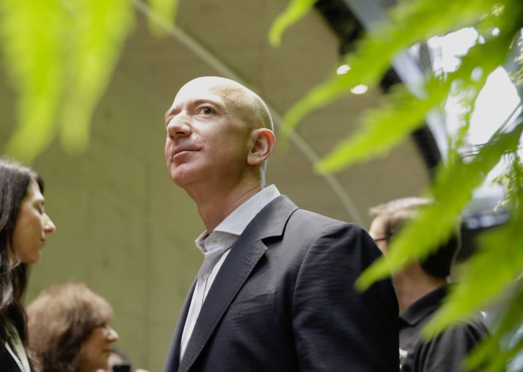 Practically each analyst protecting Amazon says purchase the dip, besides one
