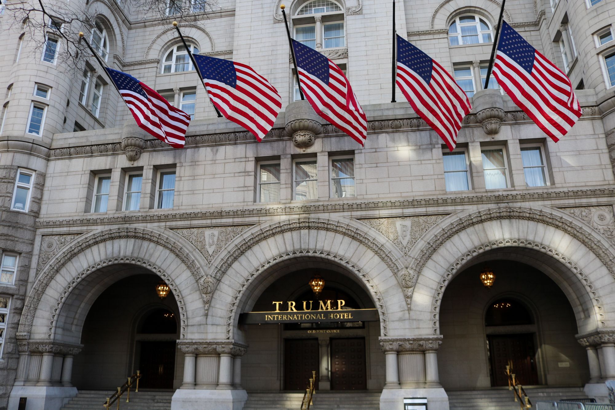 Trump Group explores Washington resort lease sale