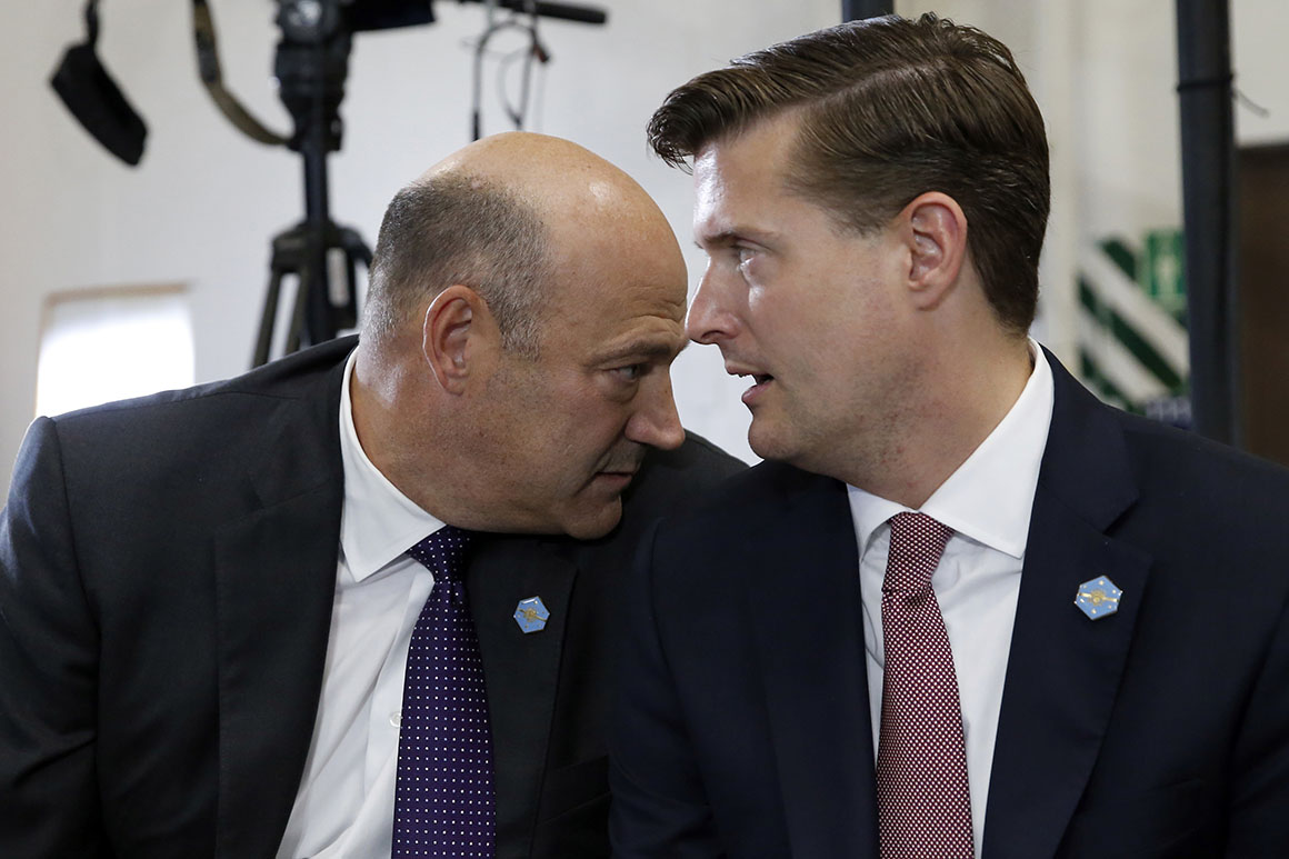 Former Trump aides break their silence on Woodward e book