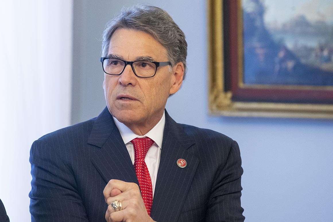 Power Secretary Rick Perry tells Trump he plans to resign