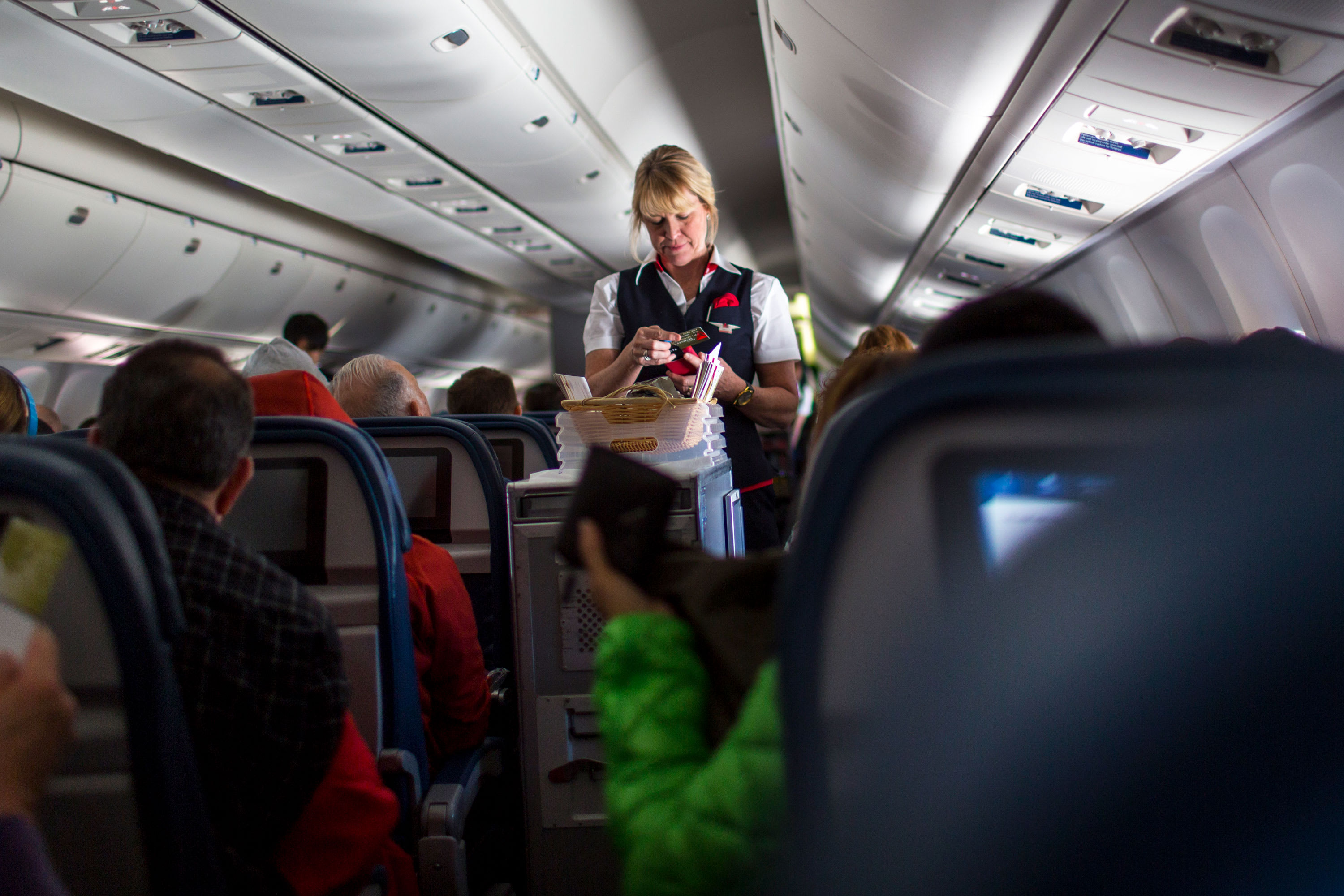 Largest US flight attendant union targets Delta cabin crews