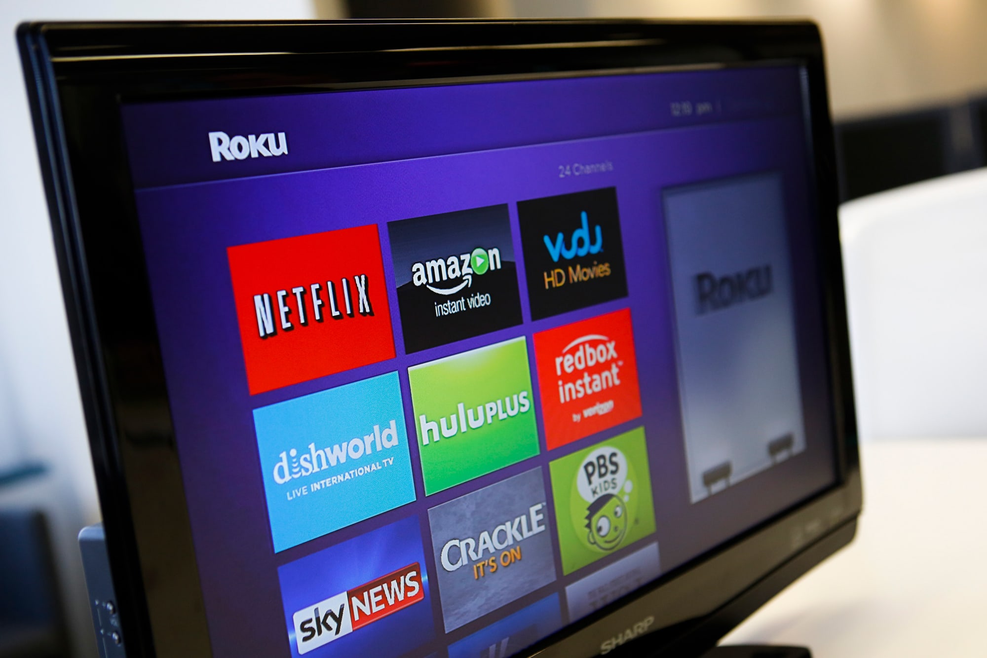 Roku shares plunge 15% after streaming gadget maker breaks earnings win streak