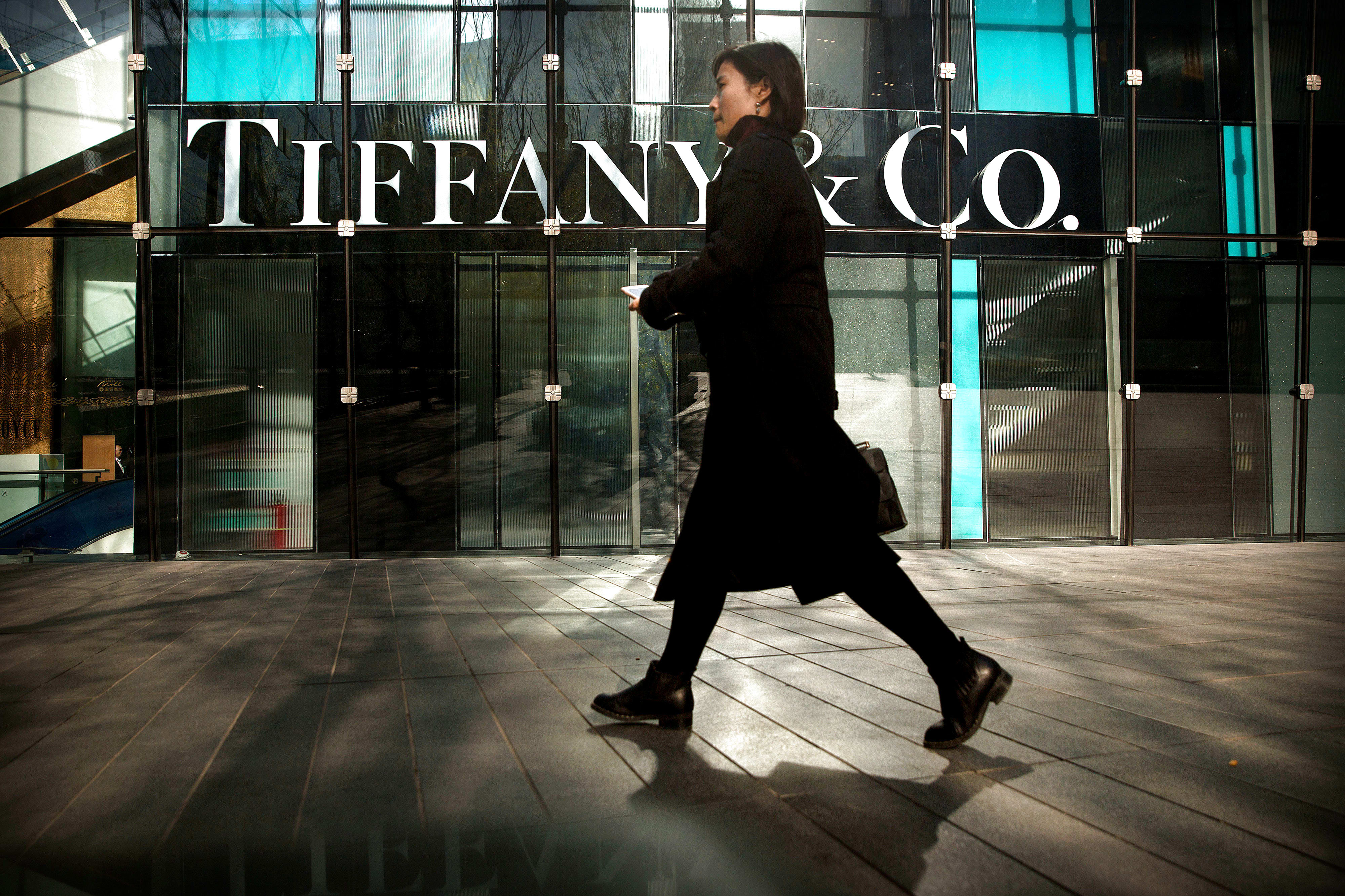 LVMH confirms deal to amass Tiffany for $16 billion