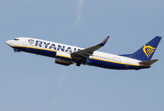 Ryanair tries to delay operations chief’s flight to easyJet