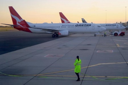 Qantas completes “double dawn” check flight from London to Sydney