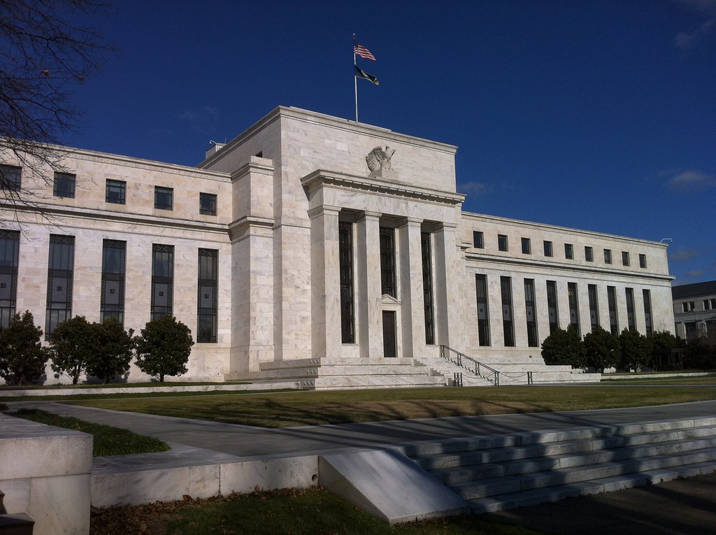 US Federal Reserve Officers Defend Price Reduce Choice