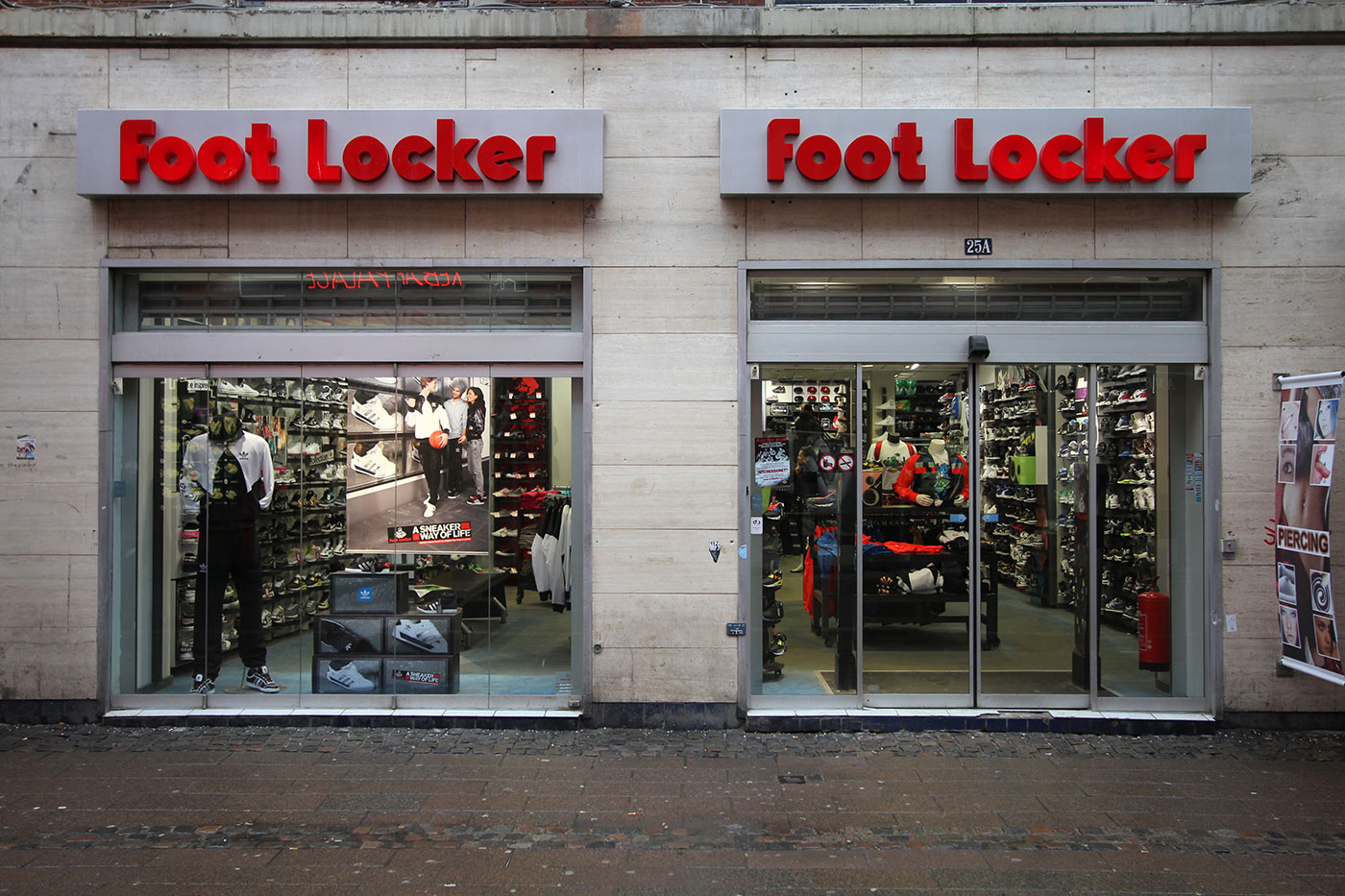 Foot Locker (FL)’s Earnings Drop Is Good Alternative For Contrarians