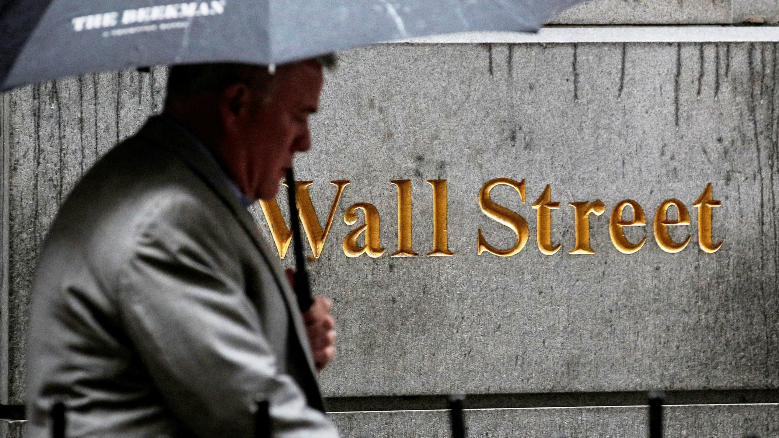 CFOs say economic system goes to sluggish, inventory market overvalued