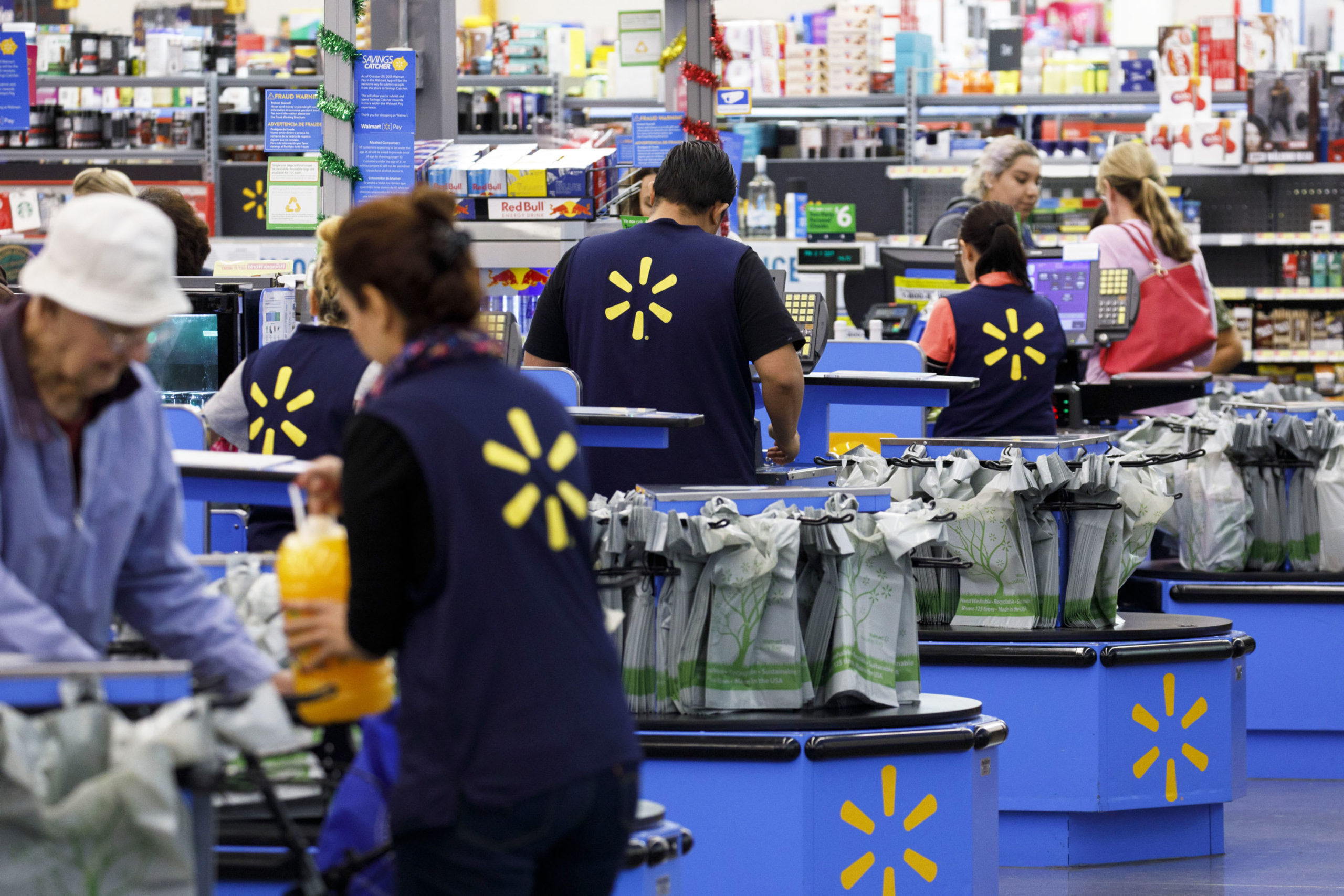 Walmart raises beginning hourly wage to $12 in 500 shops