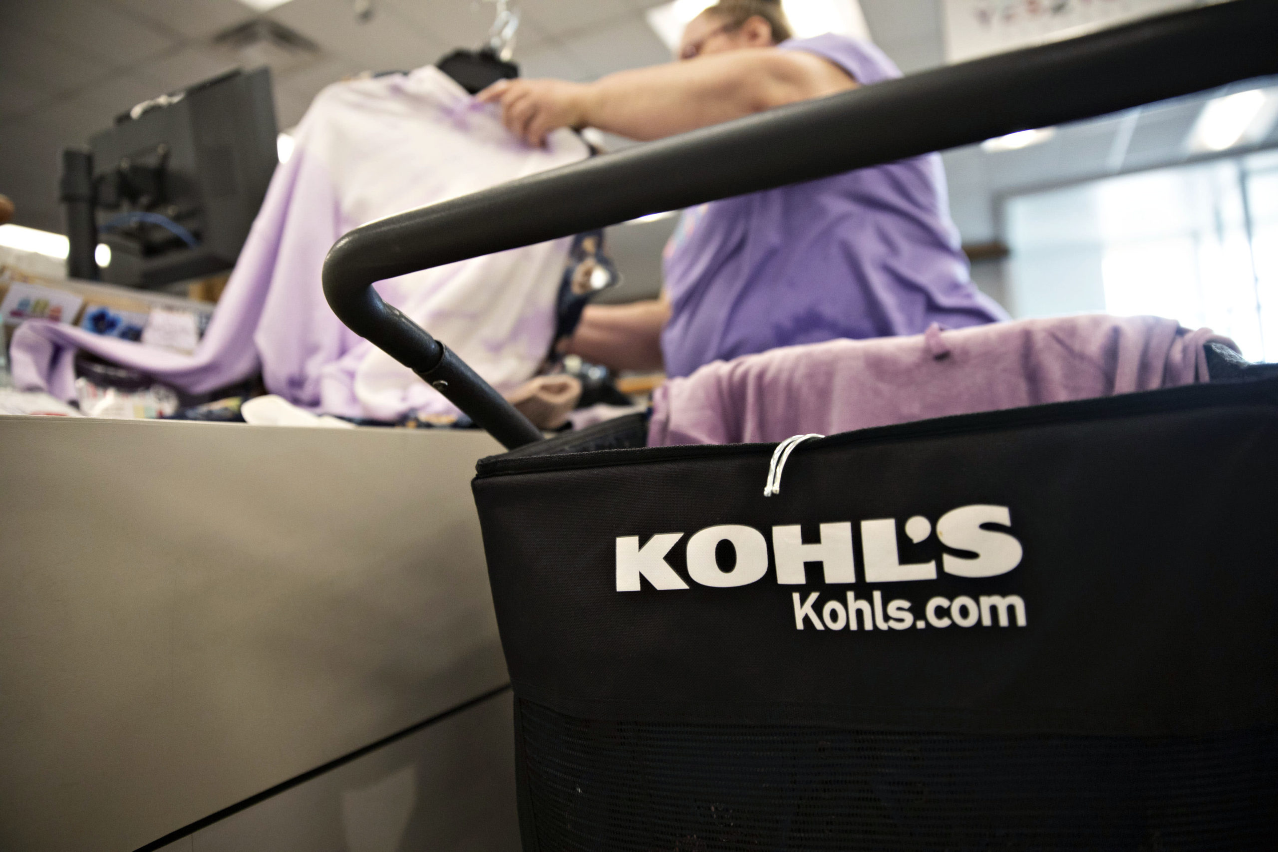 Jim Cramer says ‘Kohl’s is simply roadkill’ after ‘horrible’ vacation gross sales