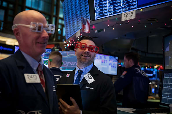 Jim Cramer critiques one of the best 2019 Dow performers, predicts 2020 strikes