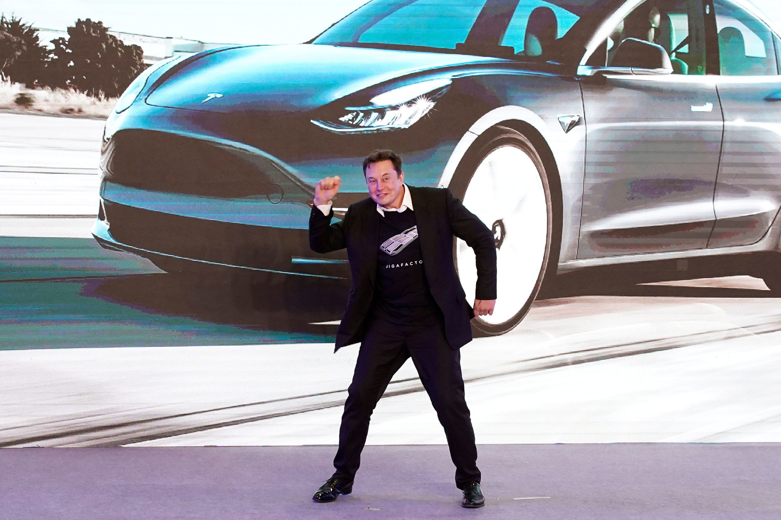 Tesla rally sends Wall Avenue analysts scrambling to catch up