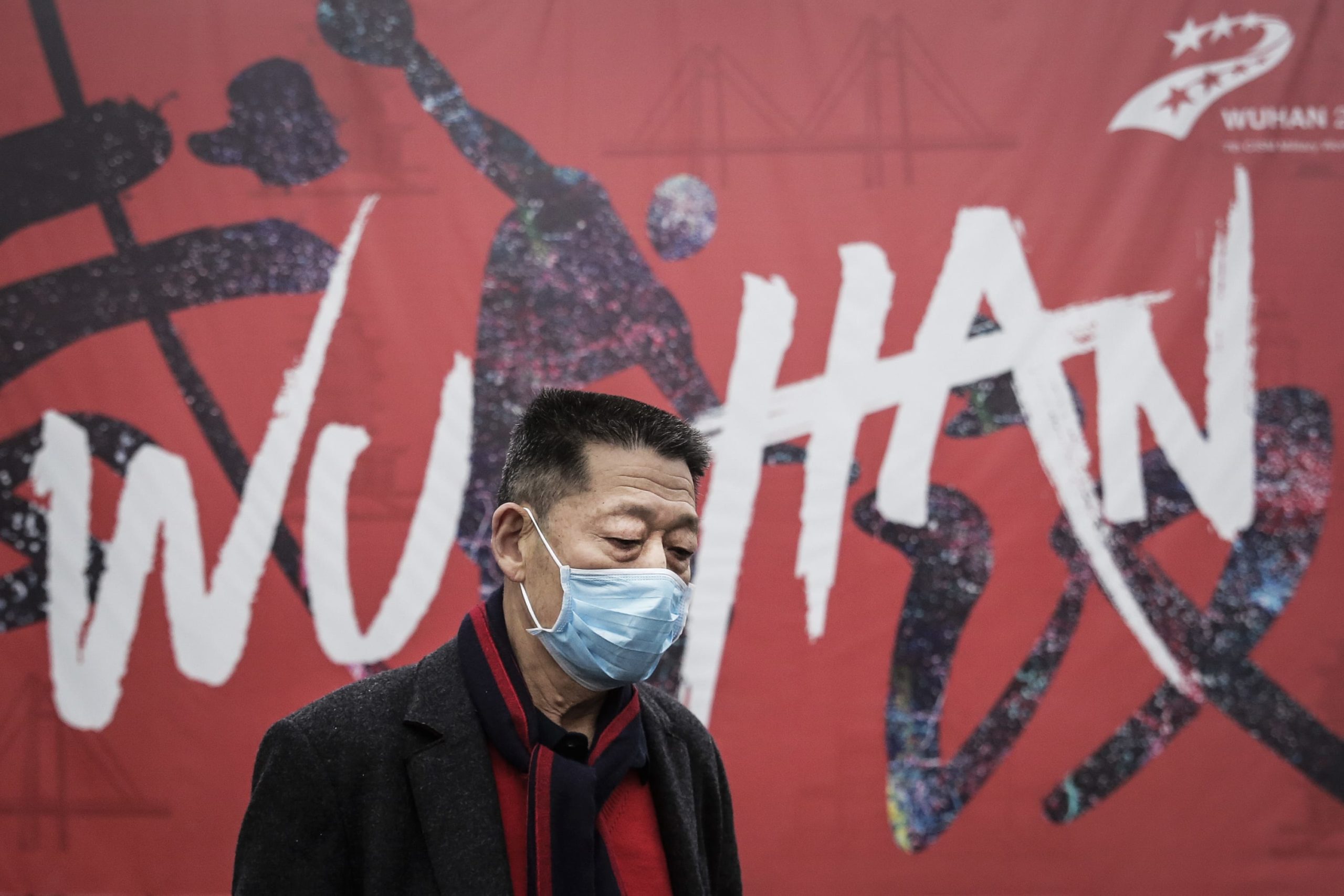 Public transportation suspended in China metropolis to fight coronavirus outbreak