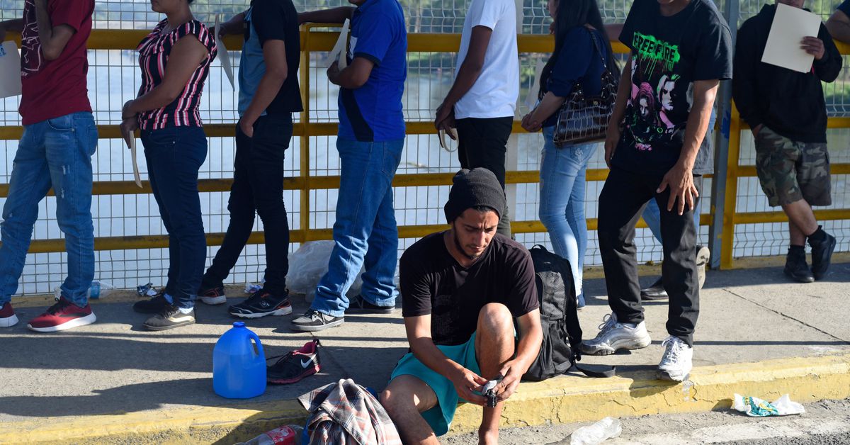 Mexico-Guatemala border noticed violence when Honduran caravan tried to cross Monday
