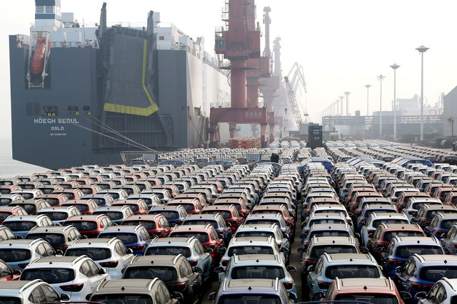 China says 2019 exports rose 0.5% although complete commerce fell barely