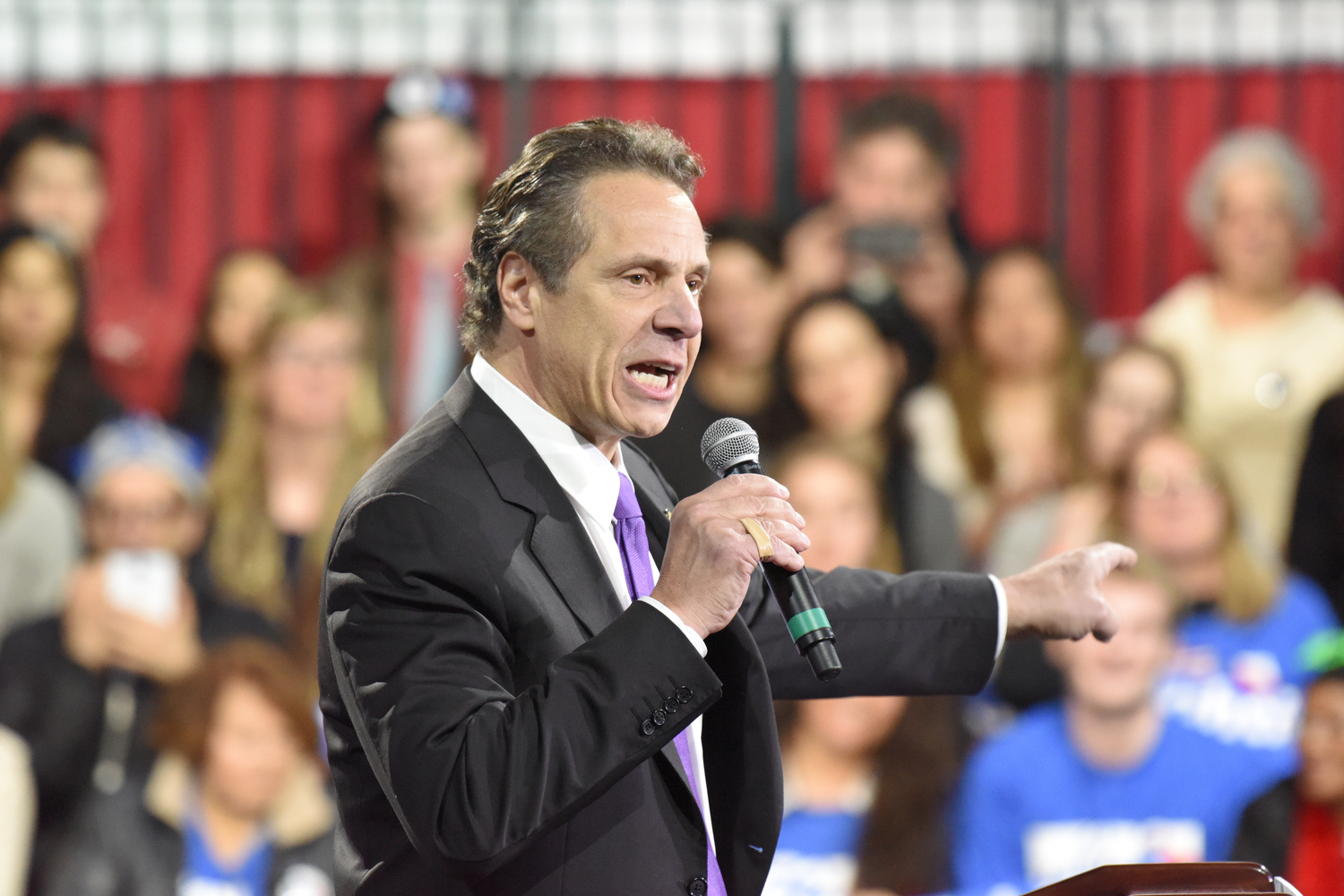New York Governor Proposes Giving Monetary Watchdog Extra Tooth