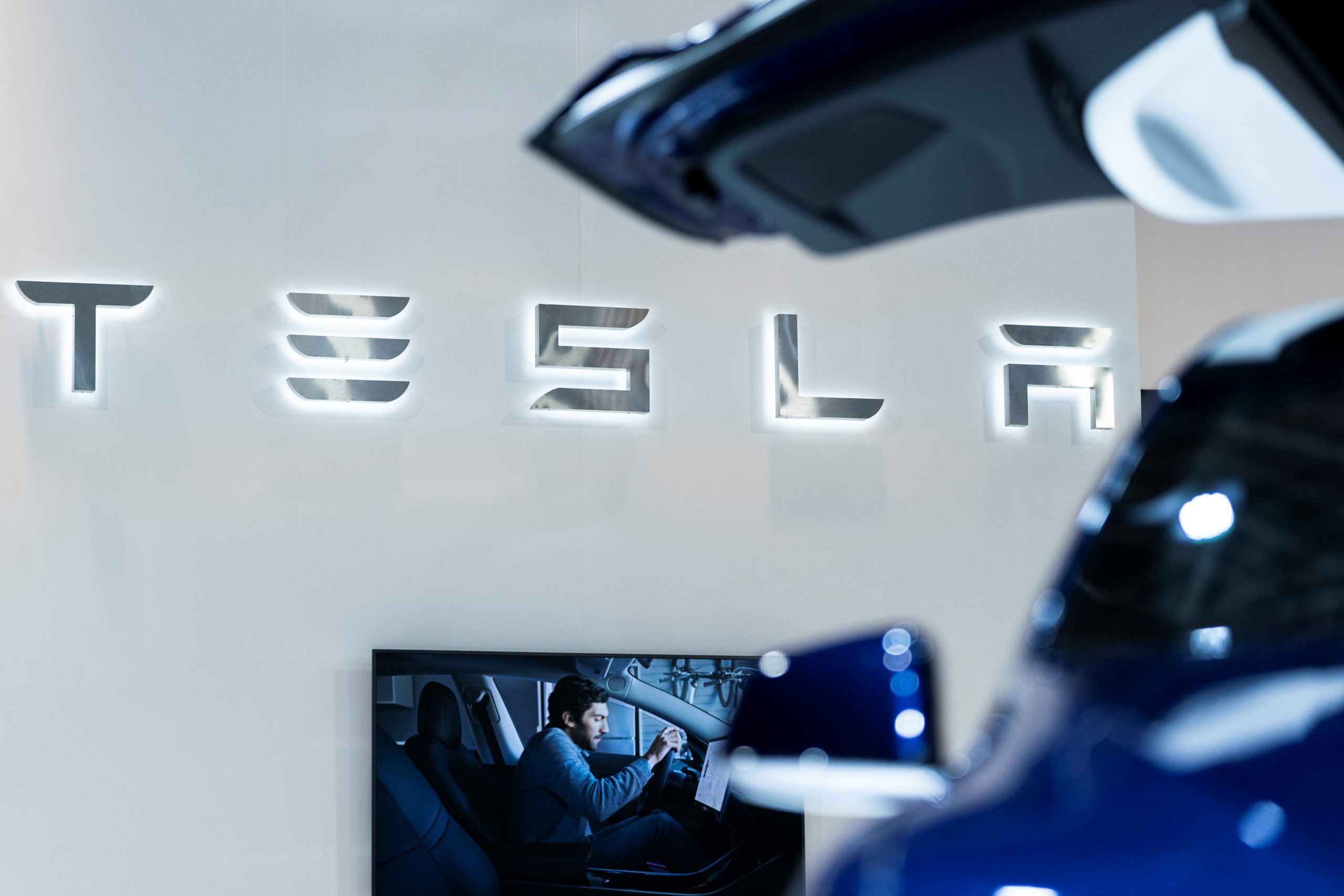 Shares of Tesla are popping once more, up 7% after one other bullish name