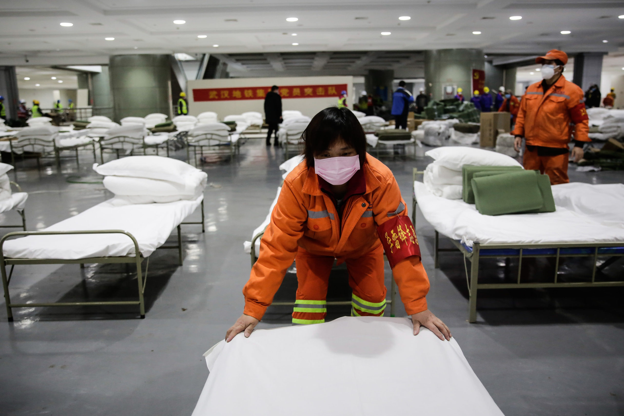 Loss of life toll in China hits 490