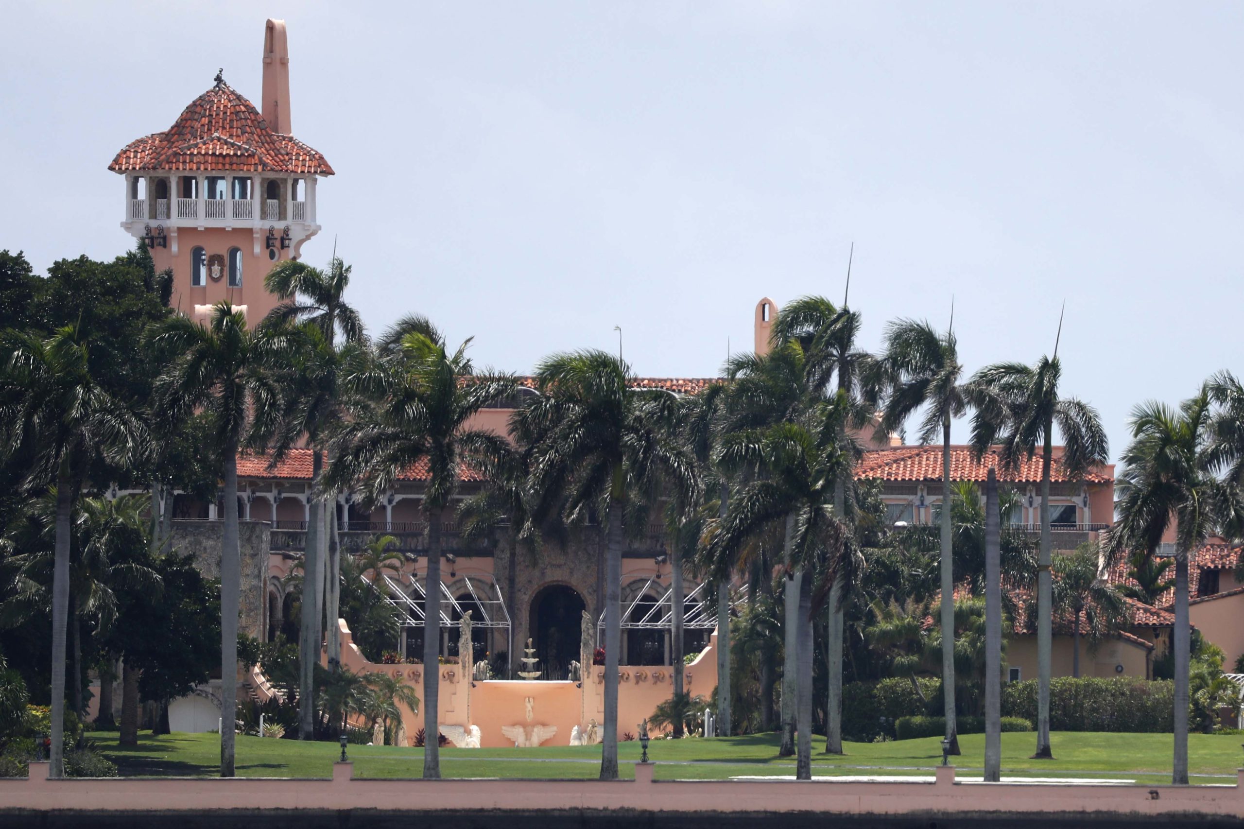 SUV breaches Mar-a-lago safety; 2 in custody after chase