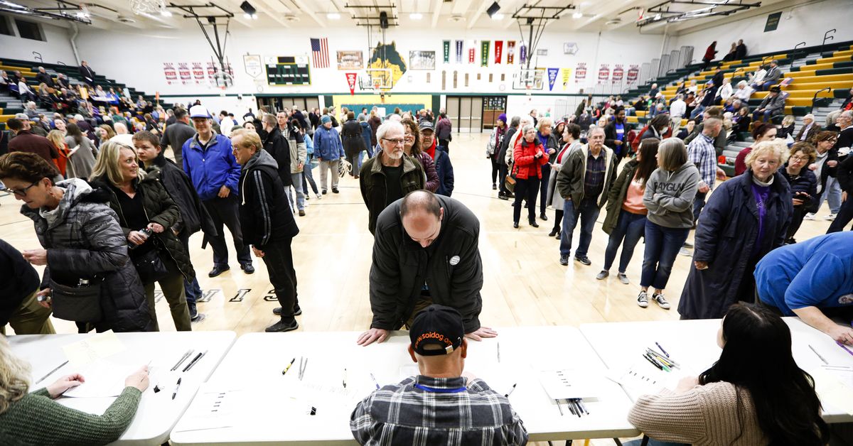 2020 Iowa caucuses: An professional explains how the debacle is dangerous for democracy