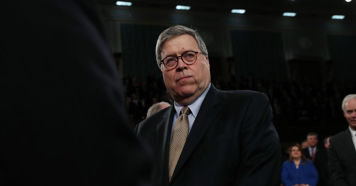 1,100 former DOJ officers say Lawyer Normal Invoice Barr should resign