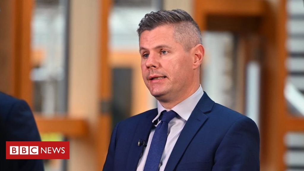 Derek Mackay: ‘No crime dedicated’ by former finance secretary who messaged teen