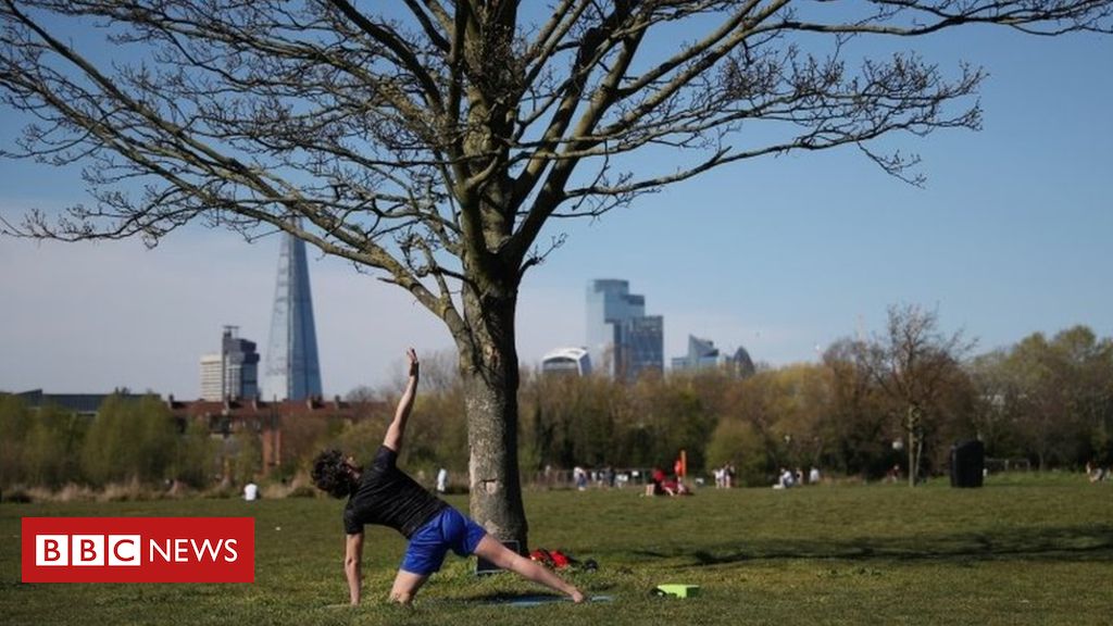 Coronavirus: Closing parks and open areas in lockdown must be ‘final resort’