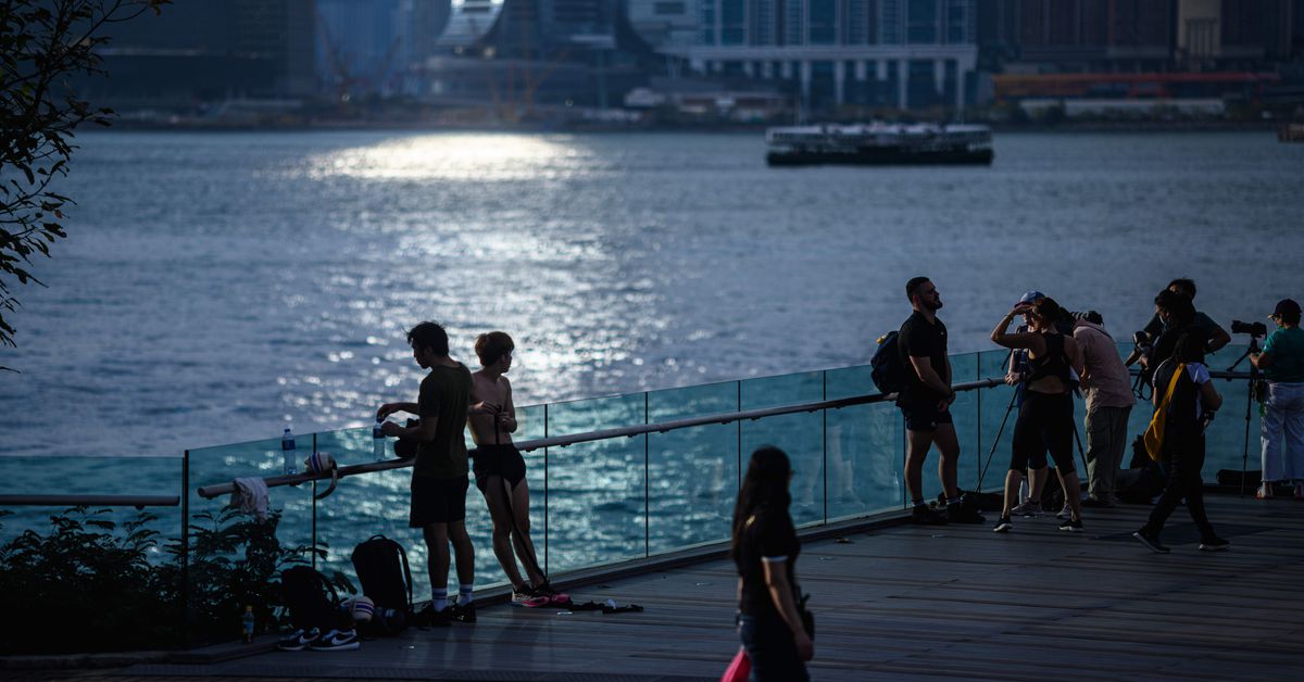 Let Hong Kongers get visas to America to flee China