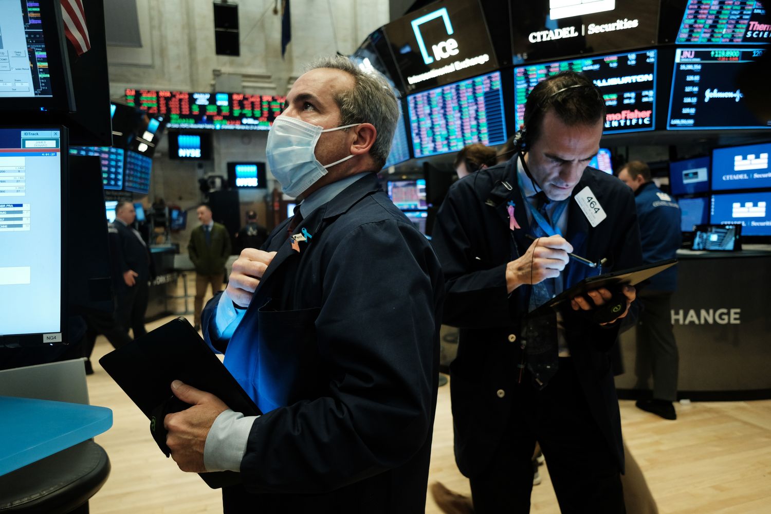 Shares tumble as traders flip jittery