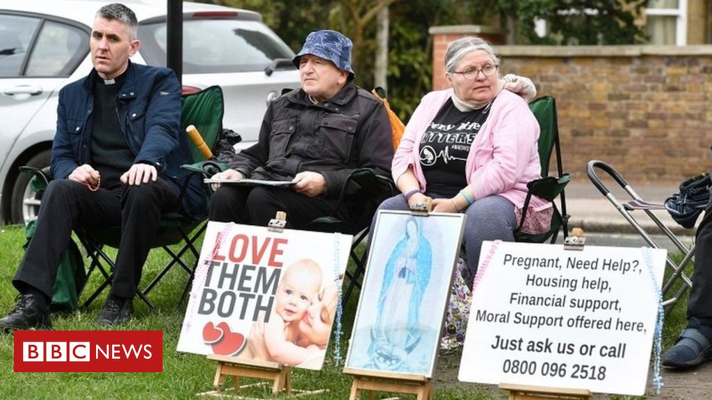 MP seeks to ban demonstrations outdoors abortion clinics