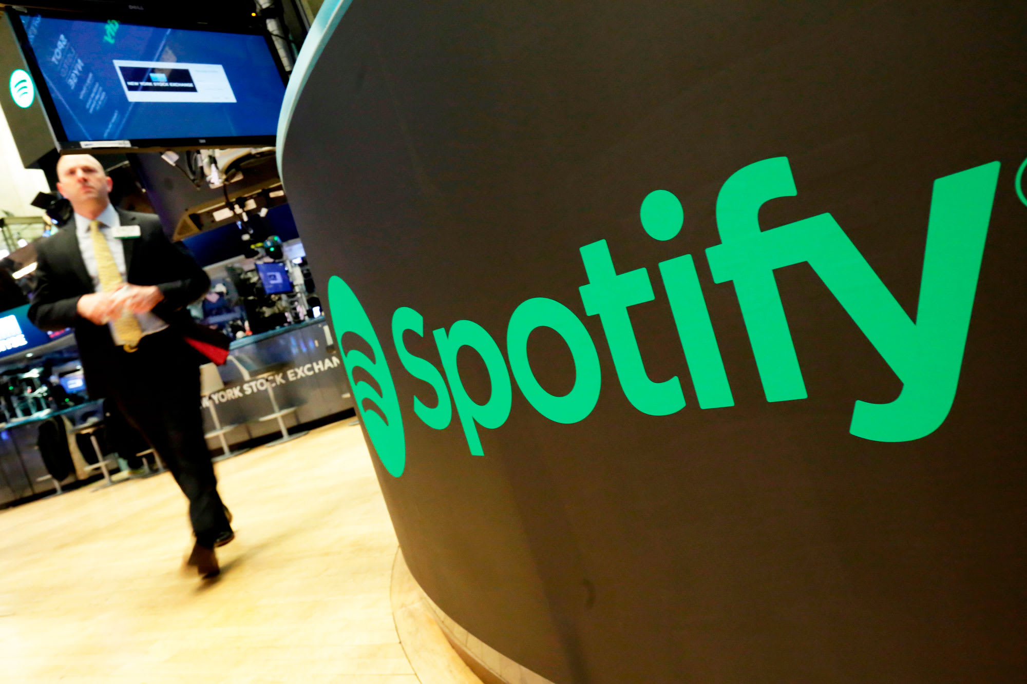 Spotify’s story is beginning to mirror Netflix’s, Jim Cramer says