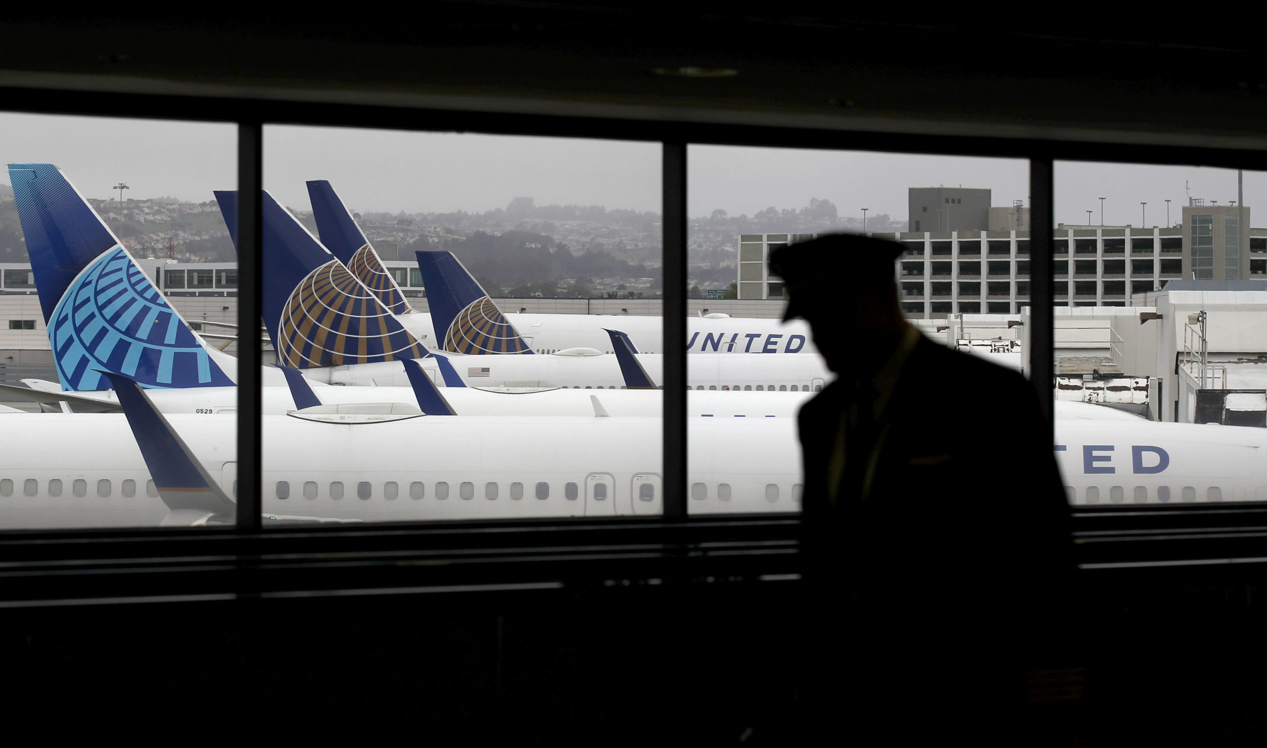 Airline staff wrestle with voluntary separation go away