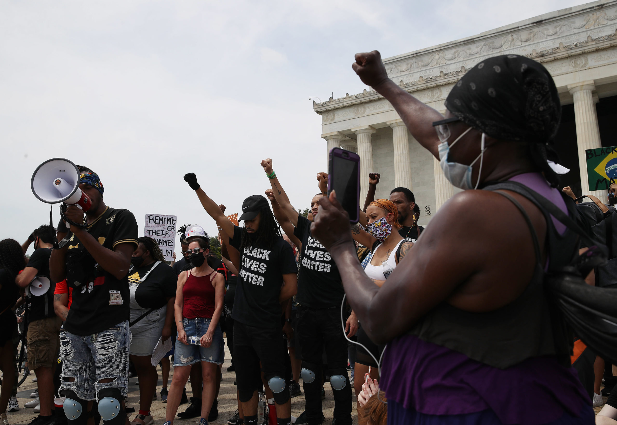 Large protests throughout the U.S. and the world proceed over police killing of George Floyd