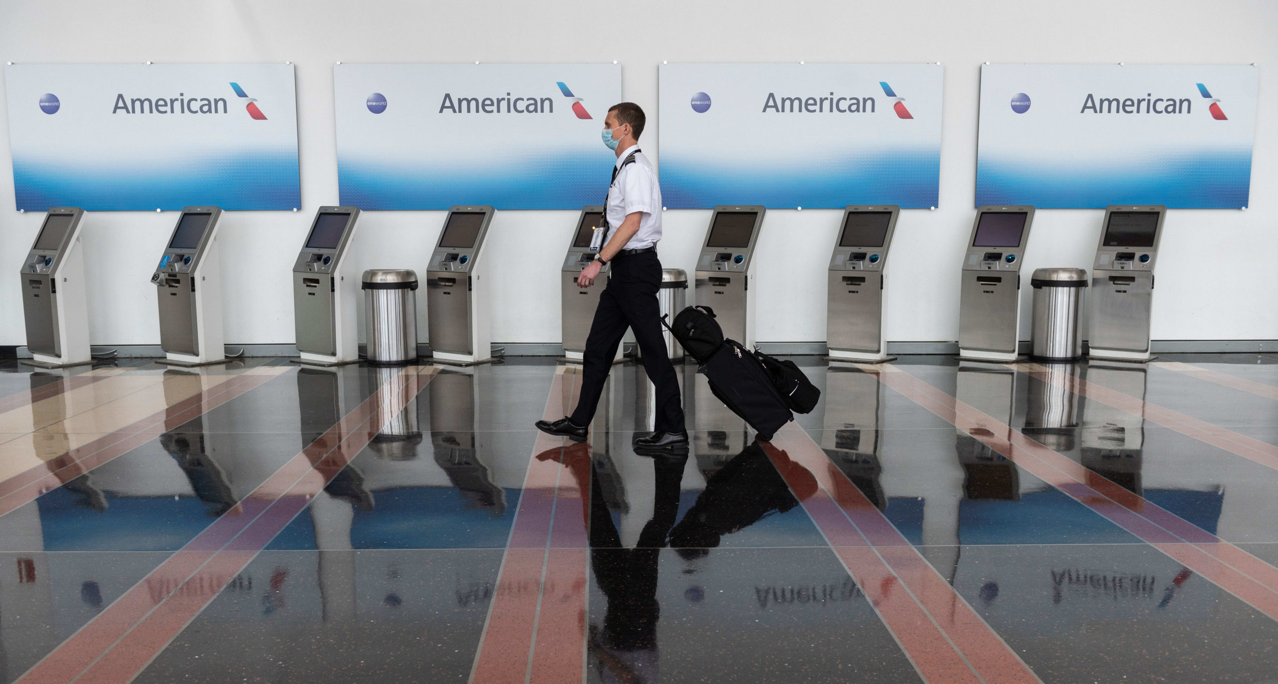 American Airways gives severance packages to high-level executives