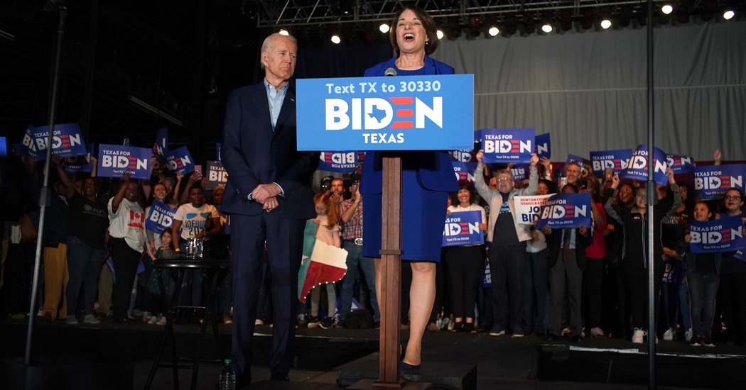 Klobuchar Withdraws as Candidate to Be Biden’s Operating Mate
