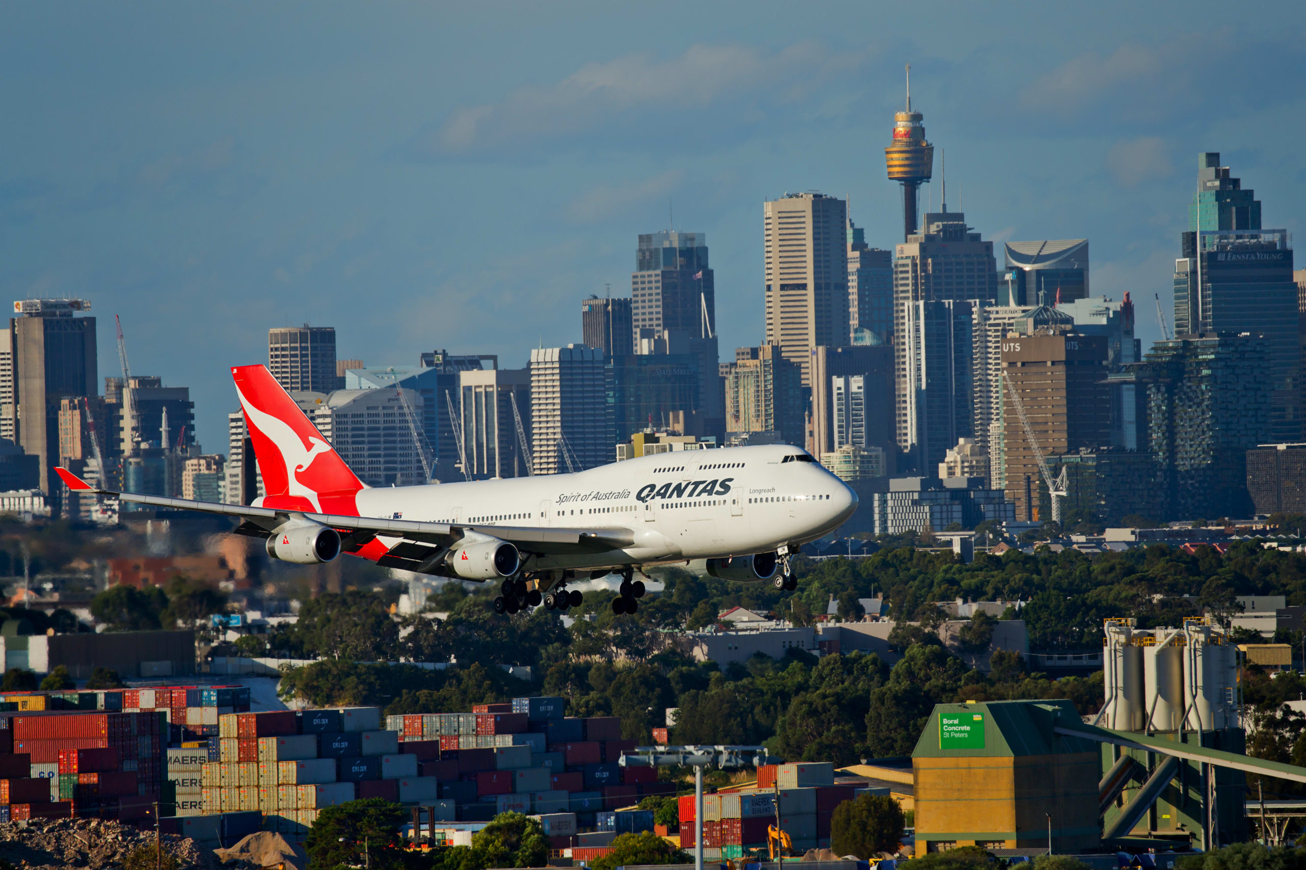 Qantas retires its final Boeing 747, headed to Mojave desert graveyar