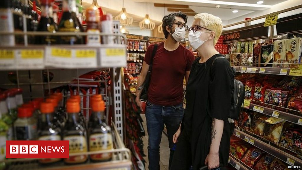 Coronavirus: Face coverings in England’s outlets to be obligatory from 24 July