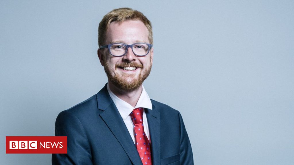 Labour MP quits frontbench submit citing ‘media marketing campaign’
