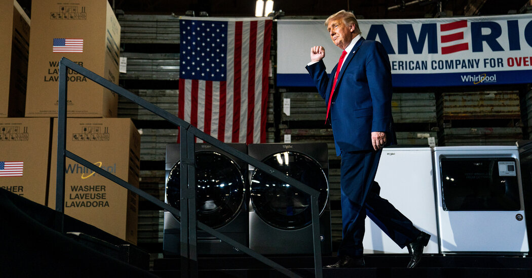 Trump, Dealing with Headwinds in Ohio, Talks Up Economic system in Marketing campaign Swing