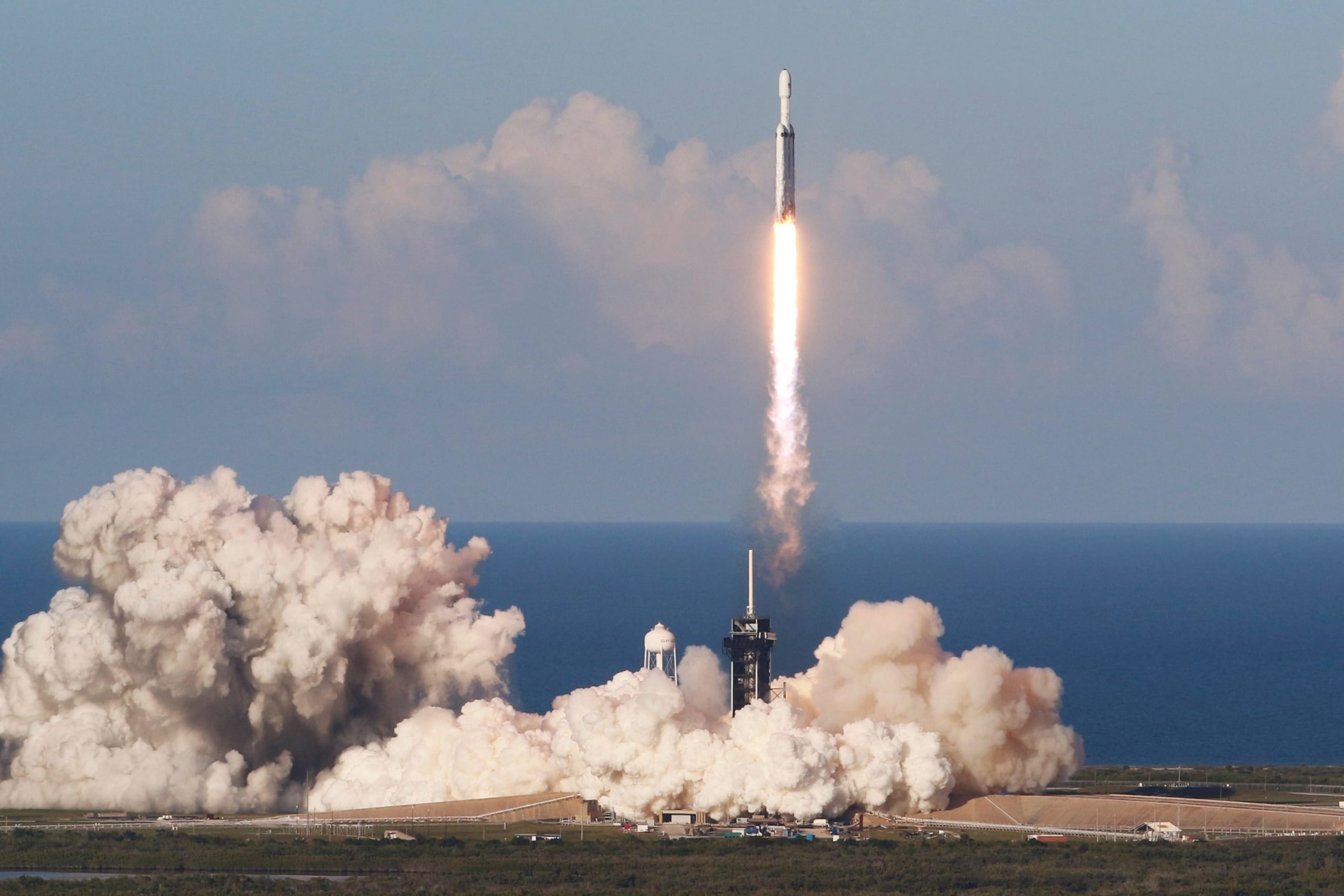 SpaceX and ULA win 2022 Pentagon rocket launch contracts