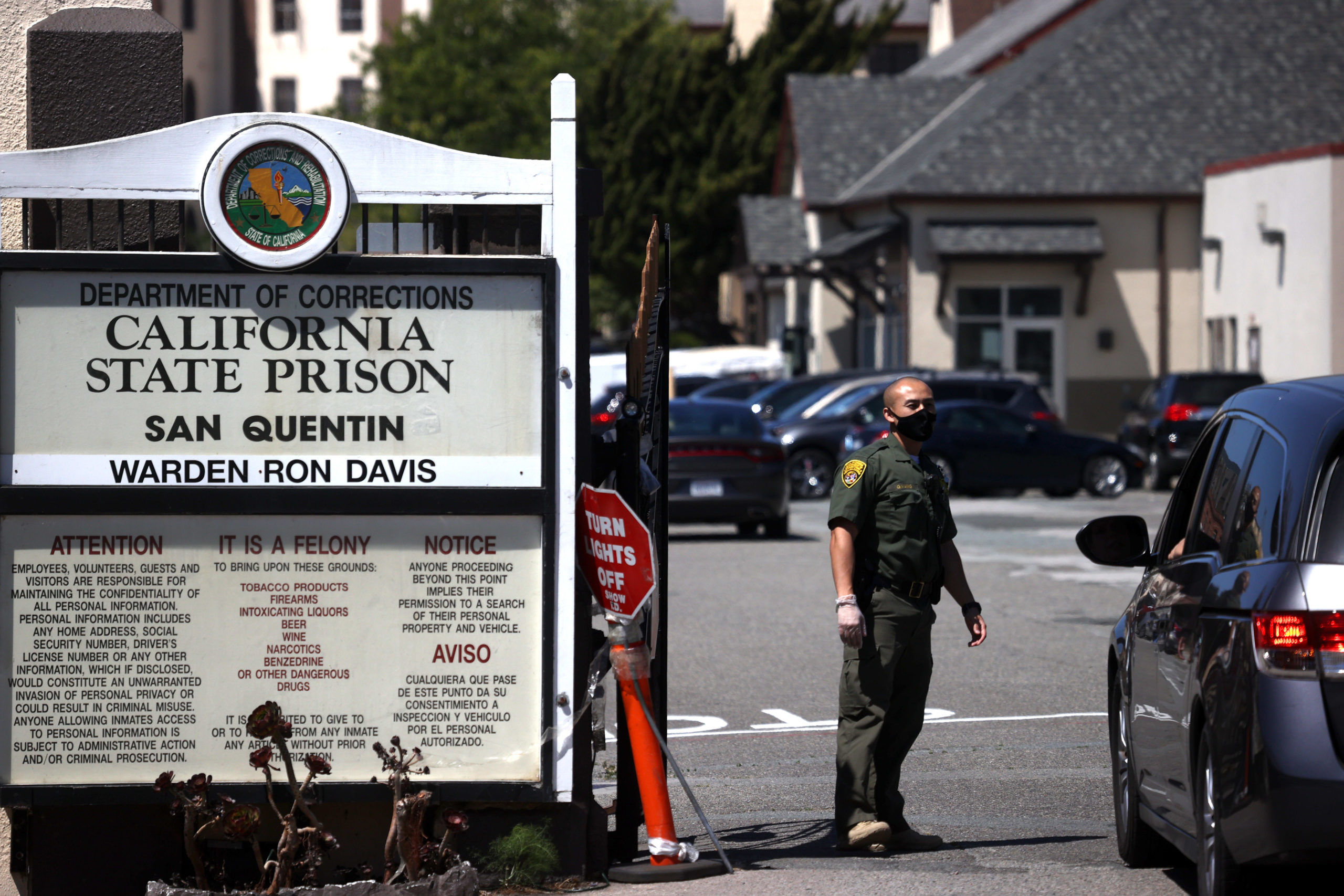 San Quentin turns to volunteer docs to assist in sluggish restoration from coronavirus