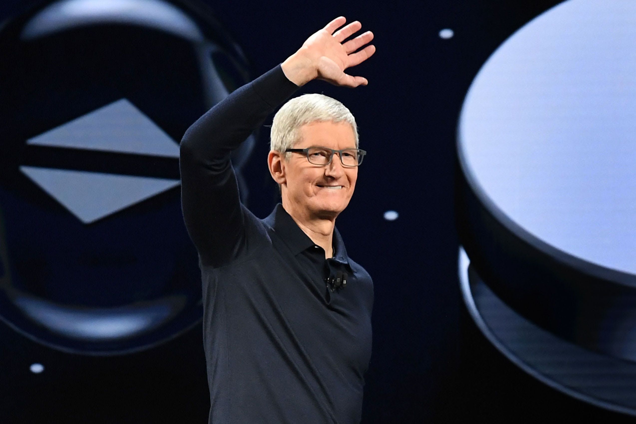 Apple, Tesla, Deere, Delta & extra