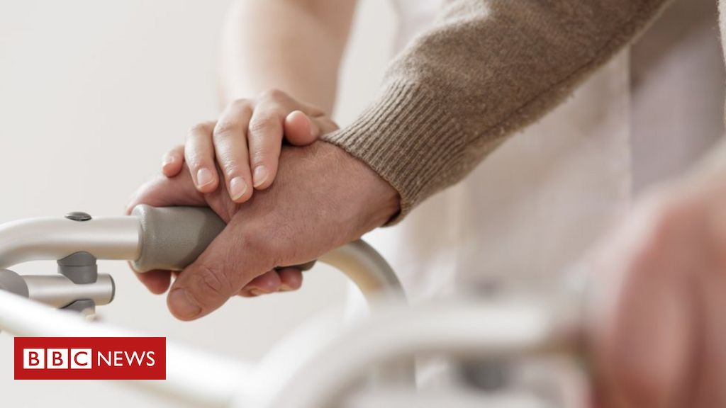 Labour urges pay rises for care employees for ‘Covid sacrifices’