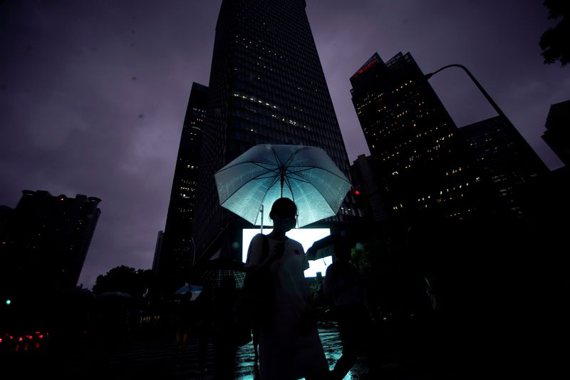 China must step up international monetary integration