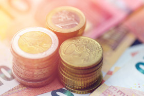 Euro Falls In opposition to US Greenback, Later Recovers to Commerce Sideways — Foreign exchange Information