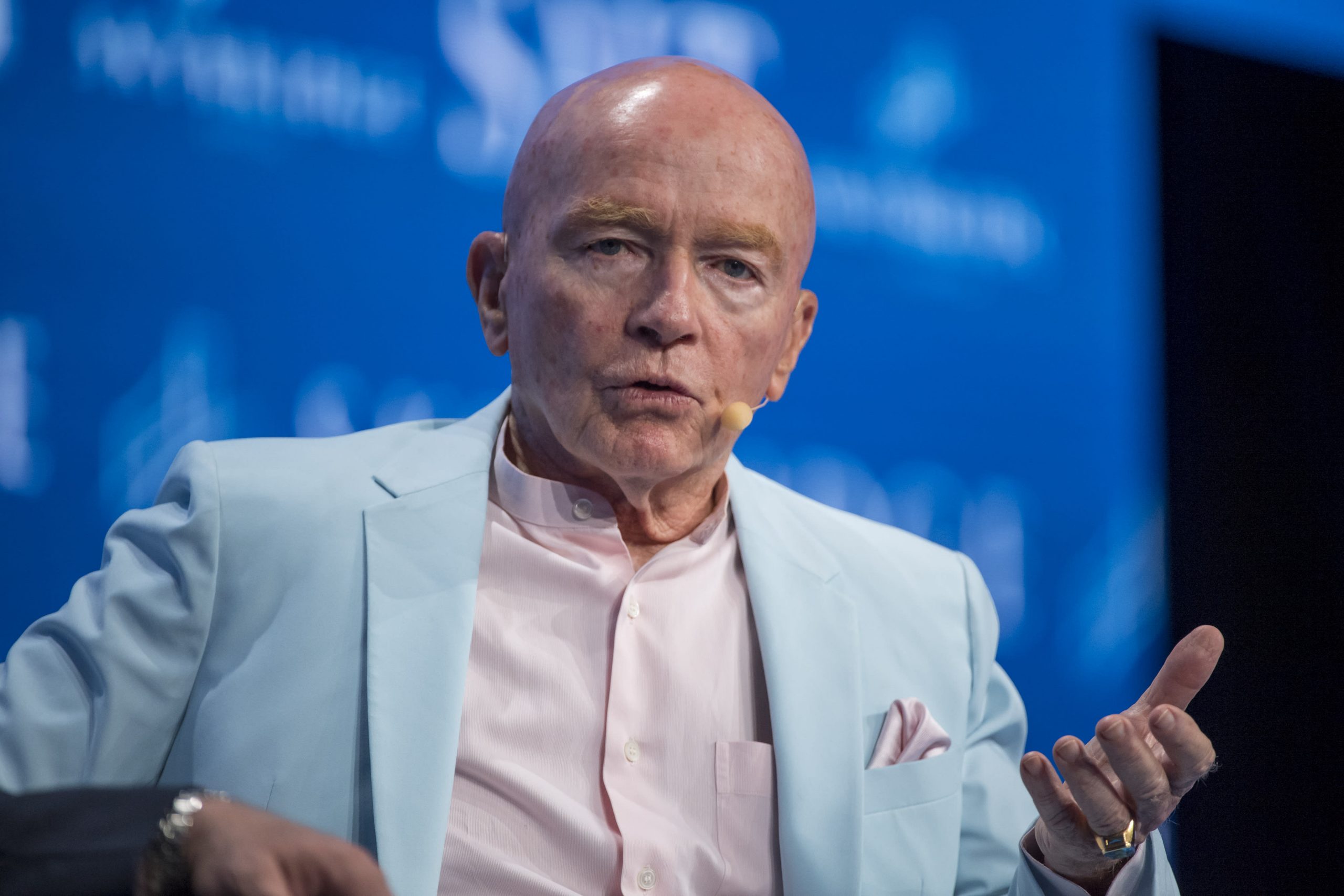 Seems like a ‘double high’ within the S&P 500, investor Mark Mobius warns