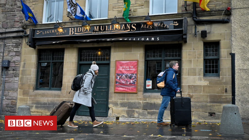 Covid in Scotland: ‘No assure’ pubs will reopen in two weeks