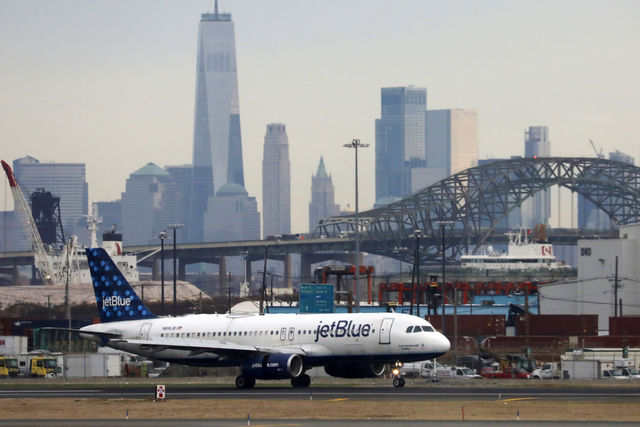 JetBlue sticking with seat caps into subsequent yr — CEO