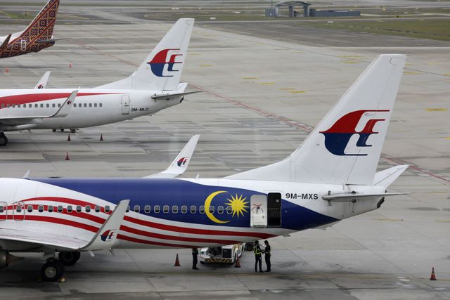 EXCLUSIVE-Malaysia Airways group low on money, massive reductions from lessors sought